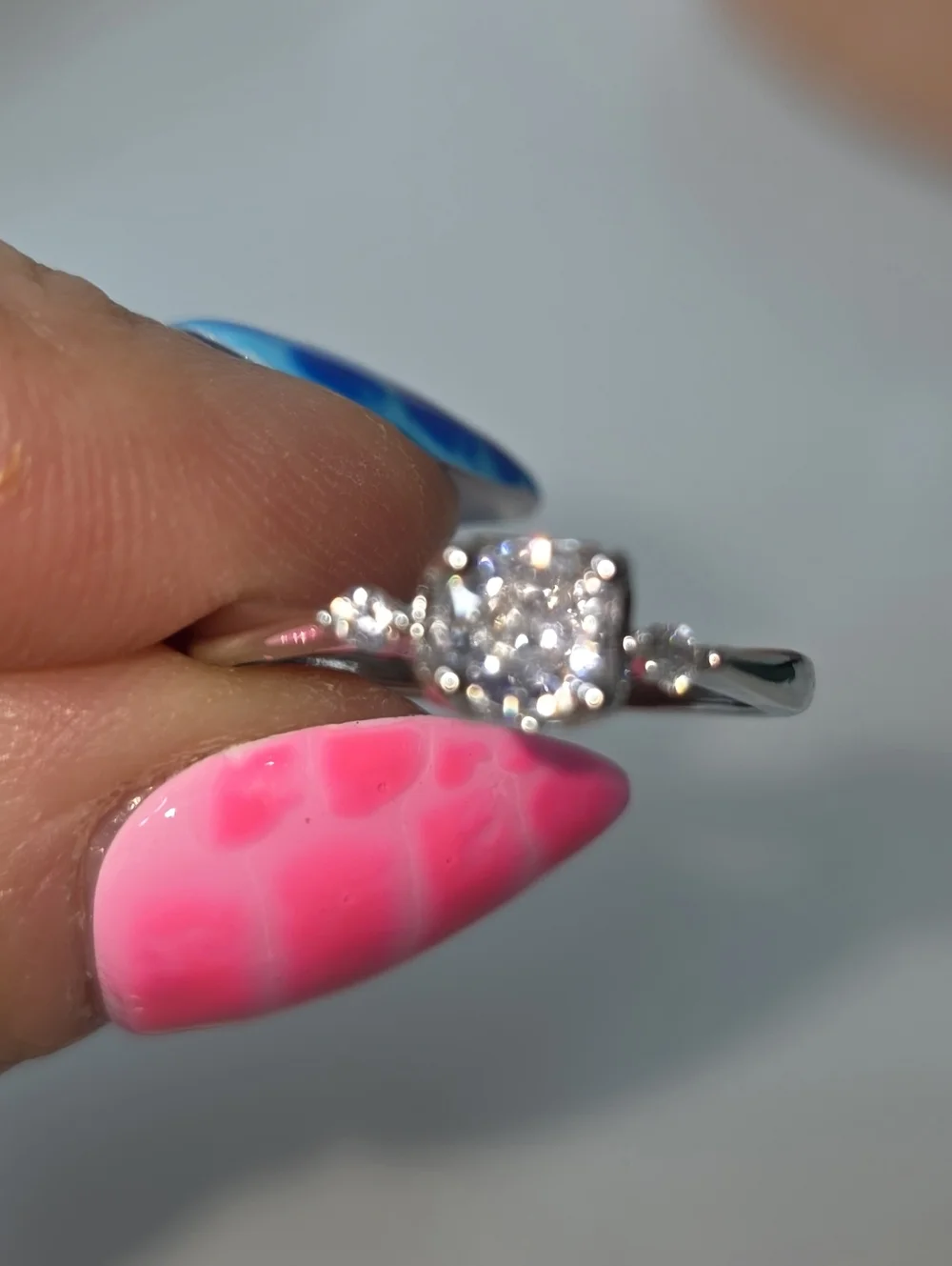 Silver Plated Three Stone Sparkly Cubic Zirconia Adjustible Heart Detail Ring